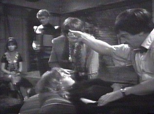 Image 2 of this episode (bridge)